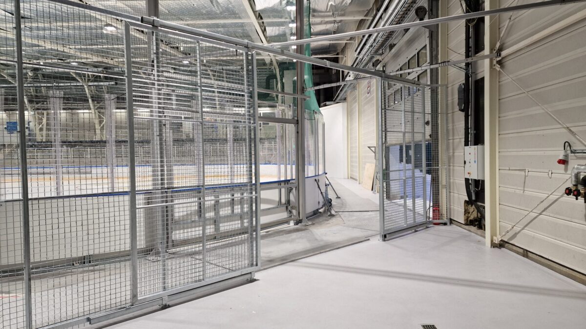 Jordal Ungdomshall – Beskyttelsesbur For Ismaskin (2023) — Jordal beskyttelsesbur 2023